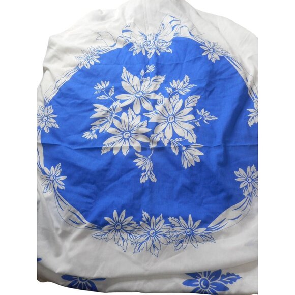 Vintage large Blue white Twin Sheet or Tablecloth pattern - unfinished edges - - Picture 2 of 10